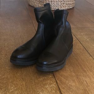 🔲🔳Fratelli Karida Designer Chelsea Booties🔳🔲